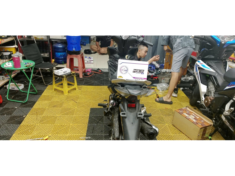 Độ đèn nâng cấp ánh sáng Titan Moto M60 Ultra V2 cho xe Exciter 135